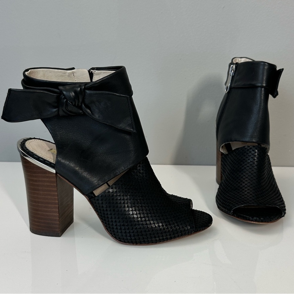 Louise Et Cie Black Leather Katlin Peep Toe Cutout Booties Size 6.5